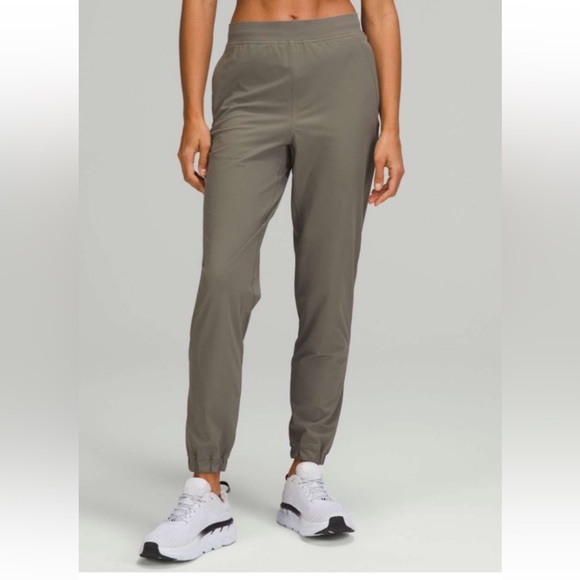 New Lululemon Adapted State Joggers 4 - Picture 1 of 6